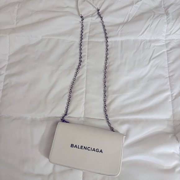 Balenciaga Everyday crossbody chain bag - Picture 10 of 10
